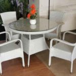 Table a mangé 3 chaises