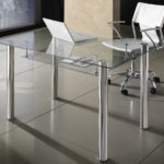 Bureau moderne en verre